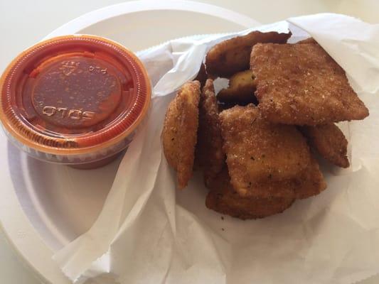 Fried Cheese Ravioli w/Marinara Sauce