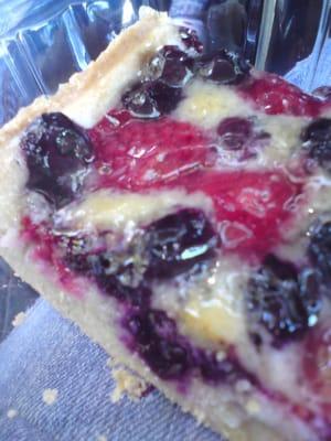 raspberry and blueberry pie