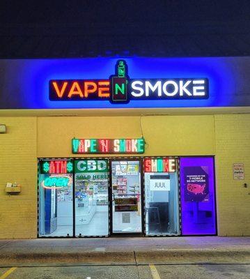 VAPE N SMOKE SADDLE CREEK RD OMAHA NEBRASKA #1 SMOKE SHOP AND VAPES