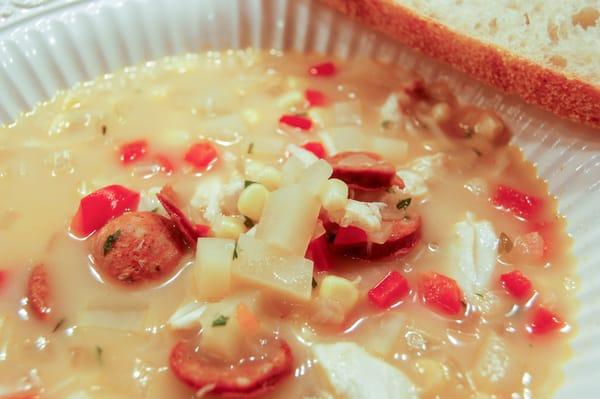 sweet lump crab, chorizo, corn & red peppers in a light savory broth with ciabatta