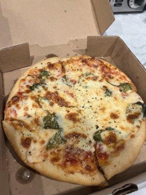 Hand tossed Cheese pizza with spinach