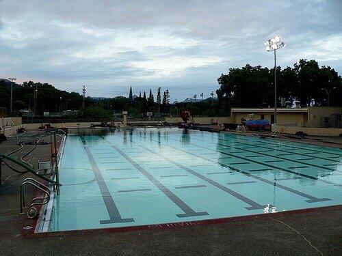 Kaneohe Pool | Credit: https://www.google.com/amp/s/www.hawaiiweblog.com/2008/09/27/lost-on-stormy-seas/amp?source=images