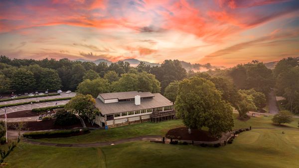 Apple Valley Clubhouse