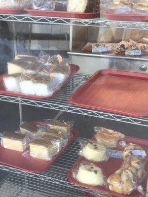 Great and inexpensive pastries. I enjoy their green tea. I typically use cash.