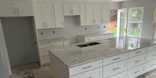 Turn to our experienced team when you want to upgrade or replace your kitchen cabinets.