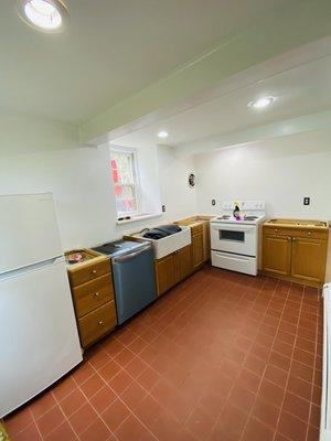 Kitchen ( after work) the cleanliness. Love it.