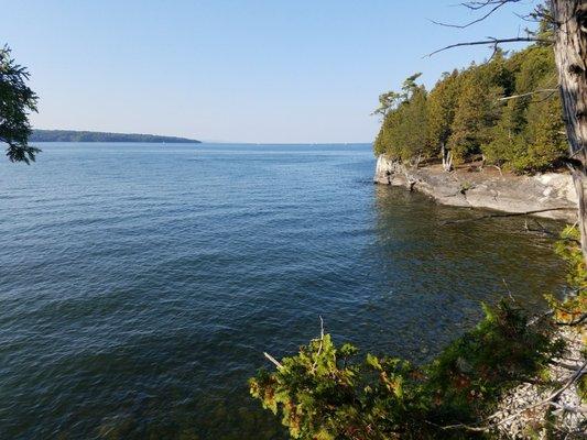 This is the EDGE of Kingsland Bay State Park bluffs.  Very nice place to take dogs and horses alike!