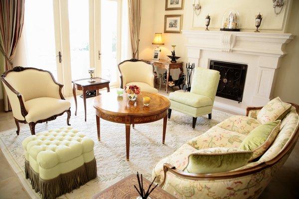 Living room - Newport Shores lake front french house Bellevue, WA