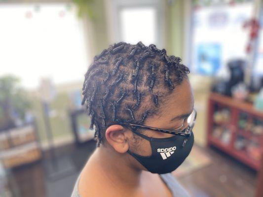 Comb twists by Gerdie.