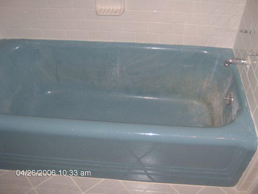 Bathtub before Refinishing