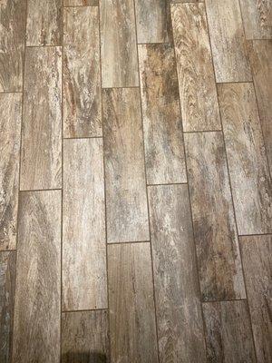 Porcelain plank tile