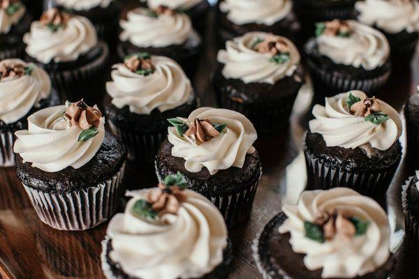 Chocolate Oreo Wedding Cupcakes