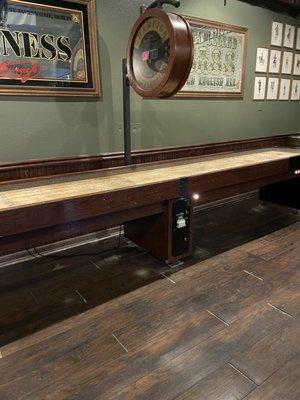 Shuffle board