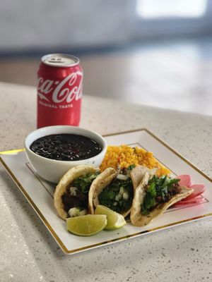 Platillo de Taco / Taco Plate 4 tacos with rice and beans