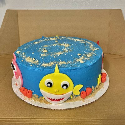 Baby Shark Cake