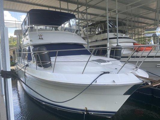 48 foot Cabin Cruiser full detail with polish and wax