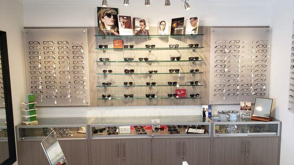 Lots of glasses and sunglasses options.