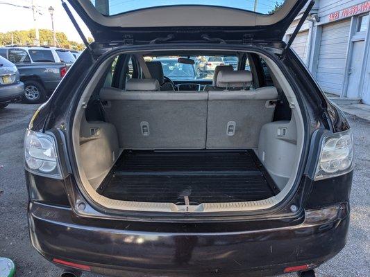 09 Mazda CX-7 - trunk