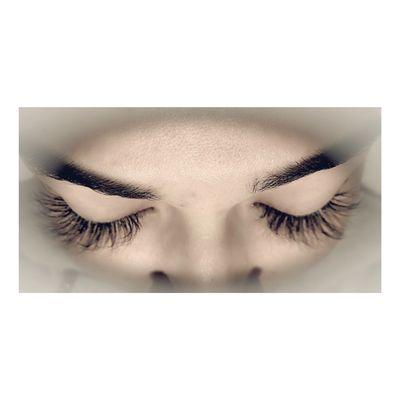 Light Volume lash extensions