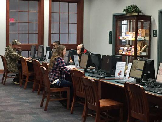 Public computers available to use at library.