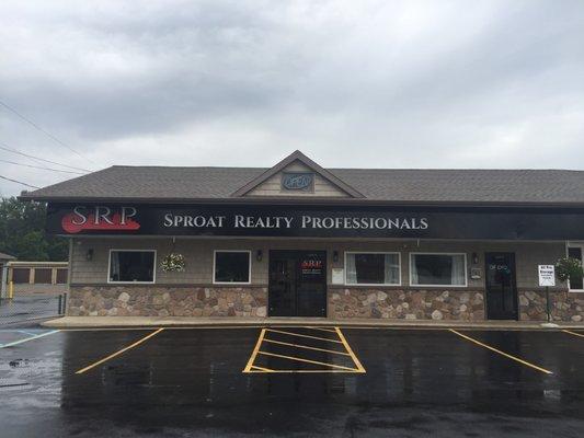 Jackson Office 4050 Lansing Ave, Ste A Jackson, MI 49202 517-589-9677 www.sproatrealty.com #theKEYisSRP