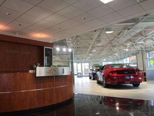 Sugar Loaf Ford Lincoln front desk.  New and used car dealer in Winona MN 55987.