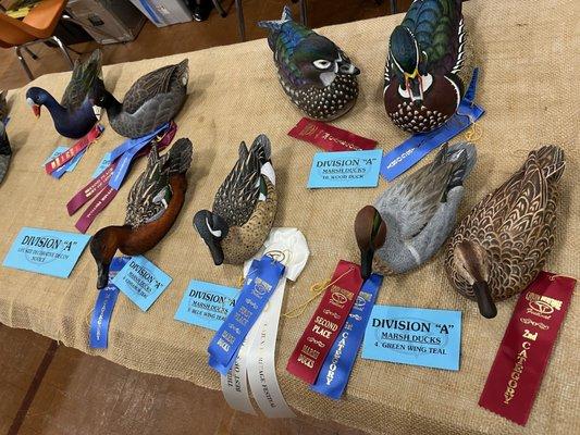 Duck decoy wood carving