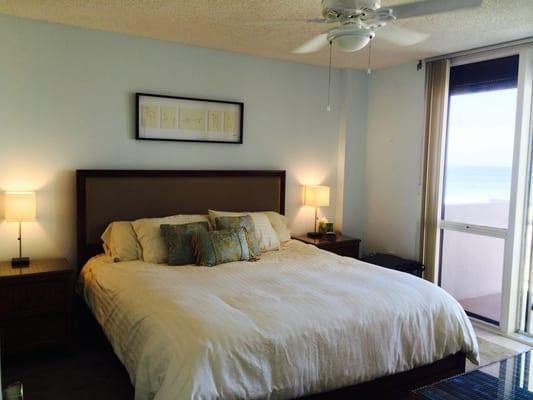 King-size bed with Gulf of Mexico views