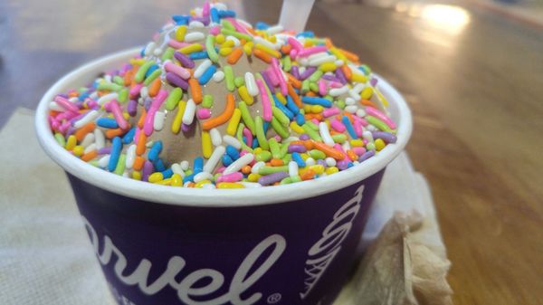 Large soft serve swirl w/ rainbow sprinkles