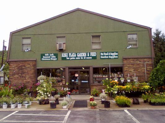 Kiski Plaza Garden & Feed Center