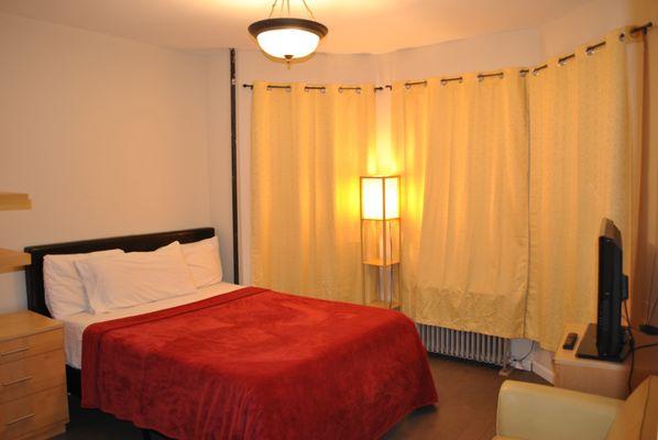 CLEAN BRIGHT ROOM NEAN NEWARK DOWN TOWN