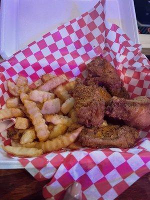 Lemon pepper wings and fries