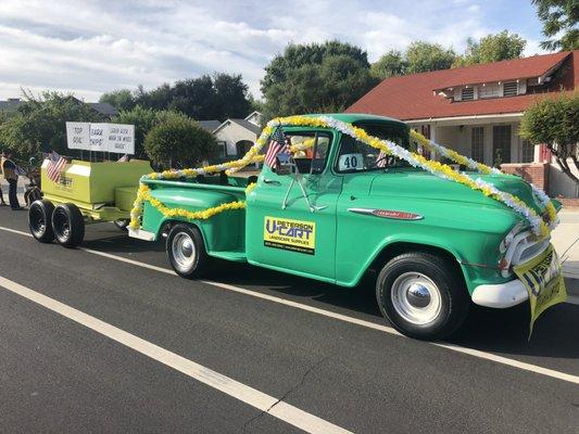 1957 Chevy pulling a U-Cart