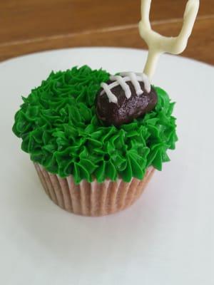 Delicious and a touchdown order your Sibylicious Super Bowl cupcakes 1 dz only $26 219 801 8537