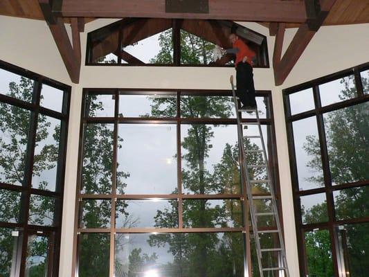 We also detail clean Windows,frames and screens.