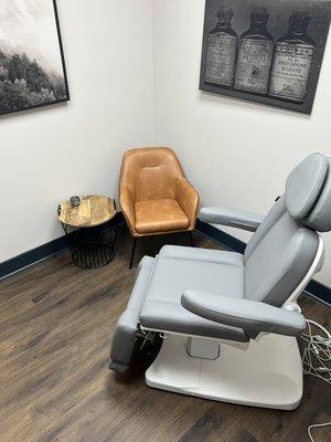 Injection/consultation room 1