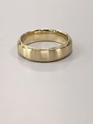 Gent's 14k yellow gold wedding band in 6mm width