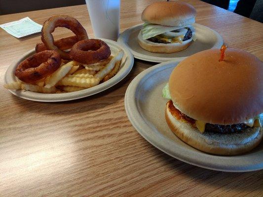 Chili cheeseburger and cheeseburger with 1/2 onion rings, 1/2 fries