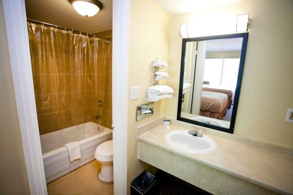 King Deluxe Bathroom