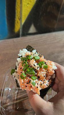 Salmon, green onion and sesame seed roll, yummy!