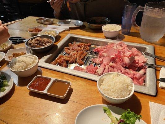 Brisket, Beef Bulgogi, and Chicken first round.