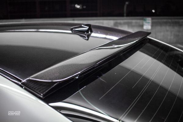 G37 sedán cf roof spoiler