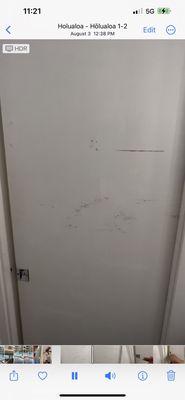 Bathroom door that is dirty and won't lock