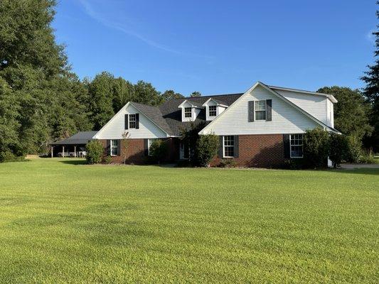 For sale in Manning SC! 1.44 acres, saltwater pool, 2887 Sq ft and huge shop.