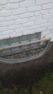 PLEXIGLASS FOR WINDOW WELL COVER