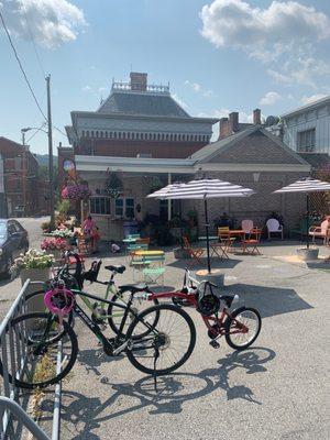 Ice cream, coffee and outdoor seating