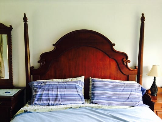 The king size antique bed