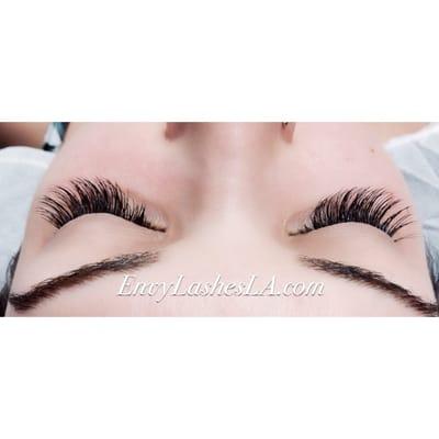 Full set classic lashes