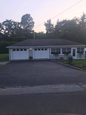 Sealcoat driveway with tarconite