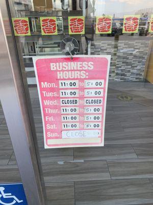 It seems they changed the business hours and that on profile is different